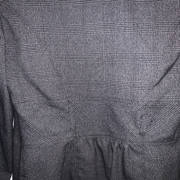 Women’s suit - Picture 8 of 14